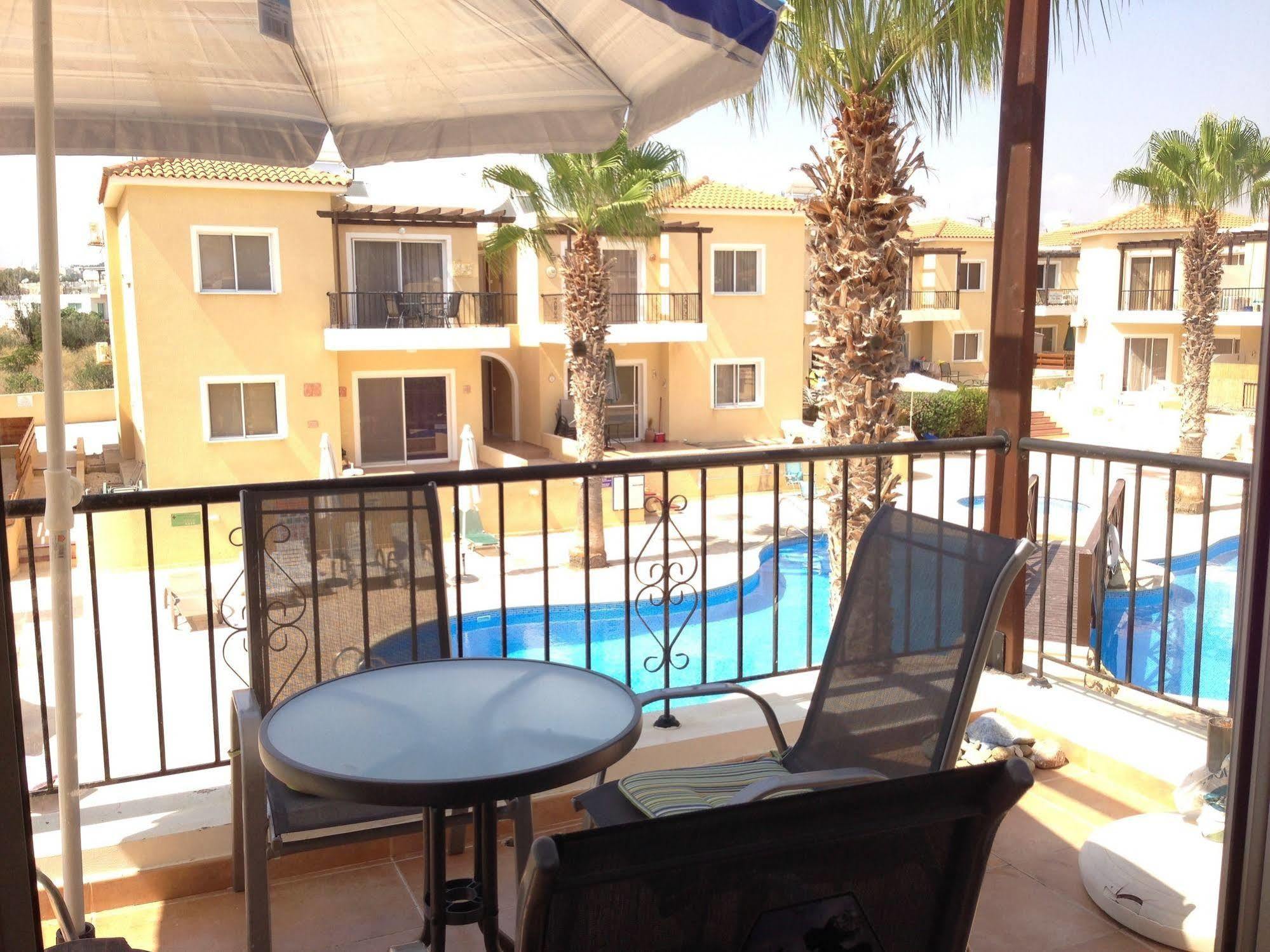 Sirena Sunrise, Apartment 4 파포스 외부 사진