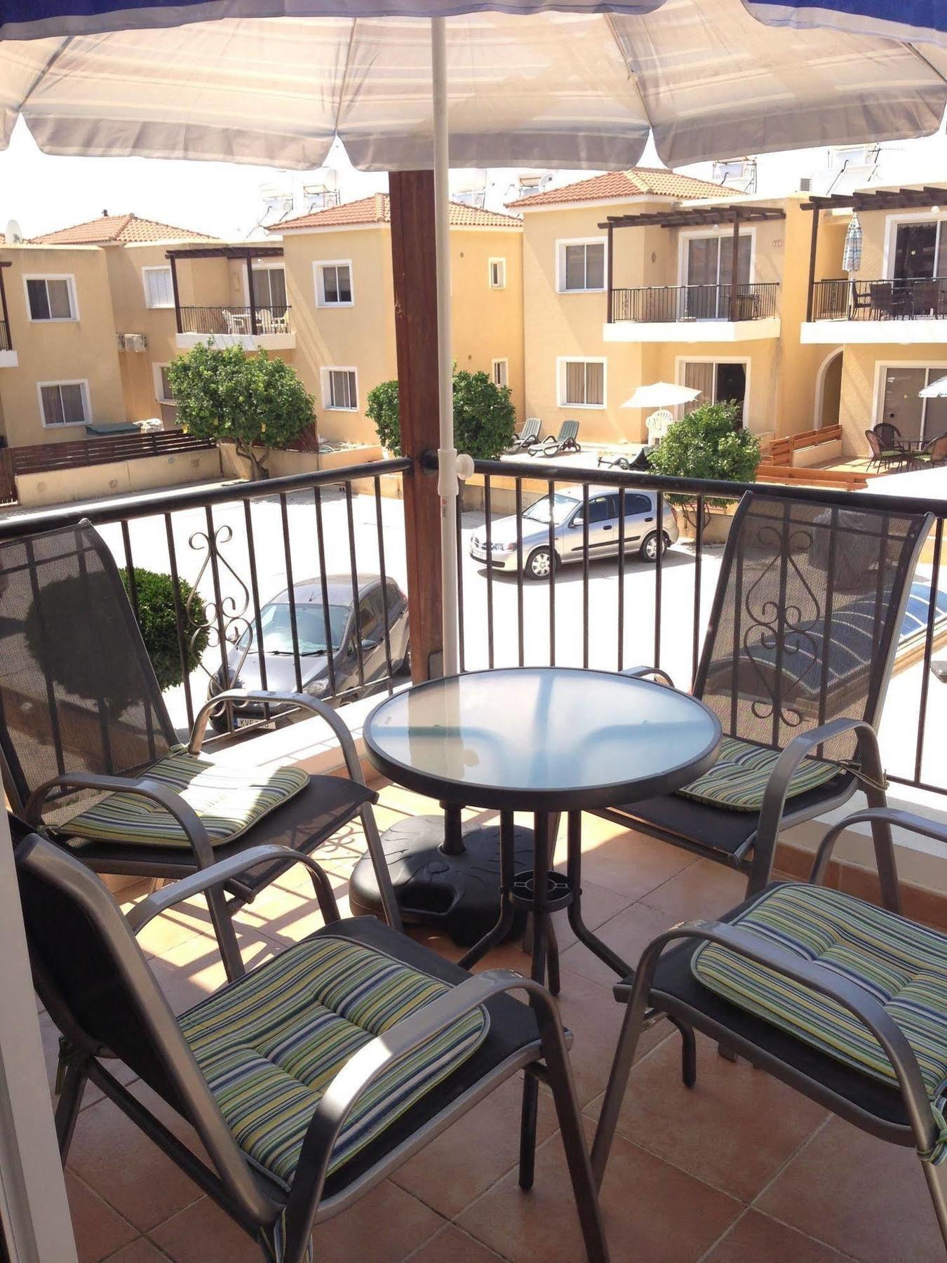 Sirena Sunrise, Apartment 4 파포스 외부 사진