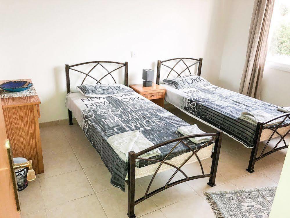 Sirena Sunrise, Apartment 4 파포스 외부 사진