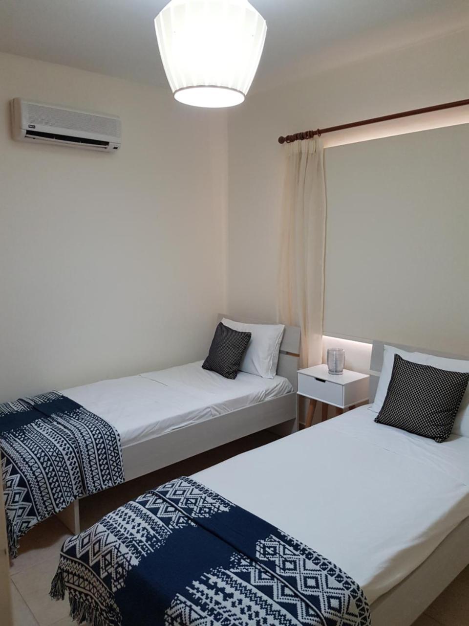 Sirena Sunrise, Apartment 4 파포스 외부 사진
